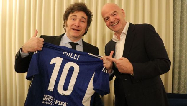Javier Milei junto a Gianni Infantino