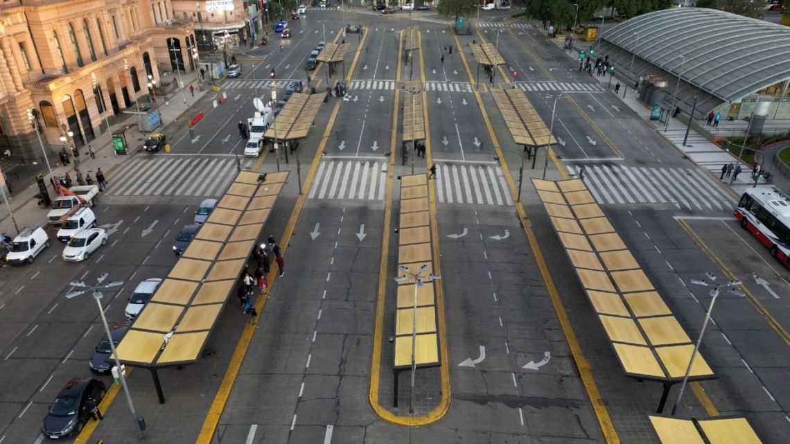 Aerial view of empty bus stop stations in front of the Constitución train station on May 9, 2024, in Buenos Aires, during a general strike called by the General Confederation of Labour (CGT) umbrella union grouping.
