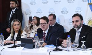 Reunión de la Comisión de Presupuesto y Hacienda en la cámara de Senadores