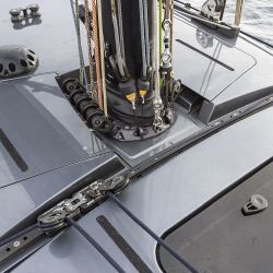 Las líneas del Shogun 43 impactan a primera vista, son determinantes, estilizadas y agresivas. 