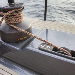 Las líneas del Shogun 43 impactan a primera vista, son determinantes, estilizadas y agresivas. 