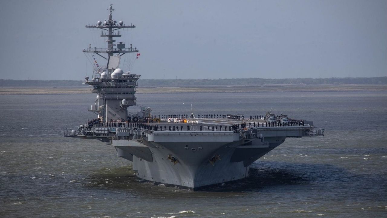 El portaaviones USS Washington conmemoró el día de la Armada ...