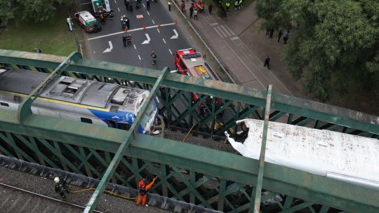 Choque de trenes: ante las acusaciones de desinversión, el Gobierno analiza similitudes con un accidente ocurrido en 2021