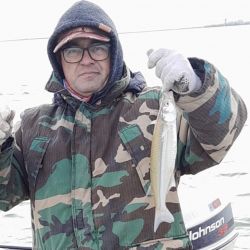 Si bien los mejores tamaños se dan buscando en sectores de más de 2 m de hondura, con paternóster, de flote también suele sorprendernos. 