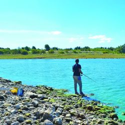 En el dique Paso de las Piedras es conveniente que haya una distancia mínima de 50 m o más entre los pescadores. 