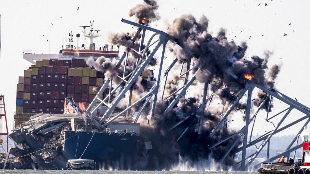 Puente de Baltimore volado en demolición controlada