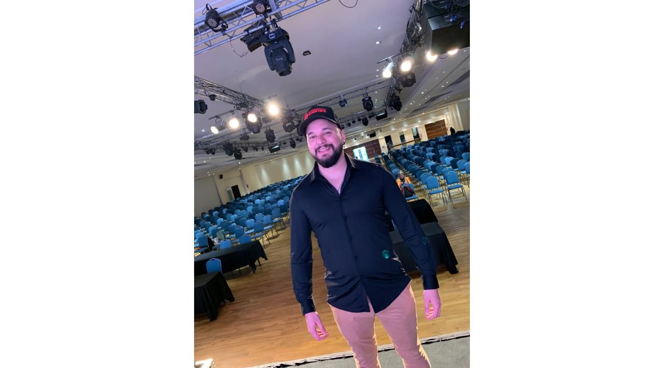 Emanuel Corrales, de Oficial de Prefectura a ser unos de los  referentes y speakers en el área de negocios digitales