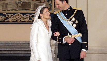 Por el aniversario de 20 años de casados de los reyes de España cuáles son los datos más buscados de la pareja.