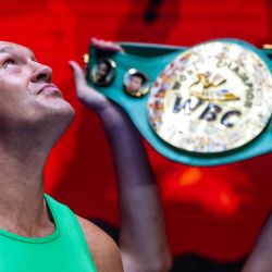 El boxeador británico Tyson Fury entrena en Riad, antes de su pelea por el campeonato mundial indiscutible de peso pesado contra el ucraniano Oleksandr Usyk. | Foto:Fayez Nureldine / AFP
