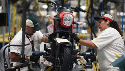 Visitamos la planta de Campana, donde la marca japonesa produce los nueve modelos de motocicletas que contribuyen al liderazgo comercial que la compañía tiene en nuestro país.
