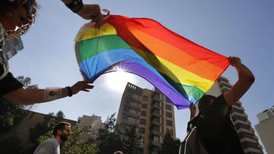 Por qué se celebra hoy el Día Internacional contra la Homofobia, la Transfobia y la Bifobia