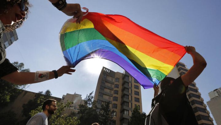 Por qué se celebra hoy el Día Internacional contra la Homofobia, la Transfobia y la Bifobia