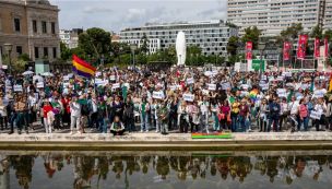 Manifestantes en Madrid contra Milei y Vox 20240519