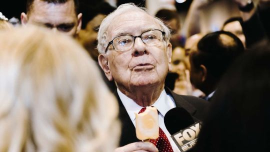 Warren Buffett celebró sus 95 años: 10 lecciones de inversión que le funcionaron