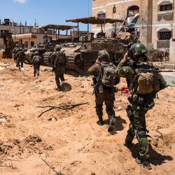 Esta fotografía publicada por el ejército israelí muestra a soldados israelíes durante operaciones militares en la Franja de Gaza, en medio del conflicto en curso entre Israel y el grupo militante palestino Hamás. | Foto:Ejército israelí / AFP