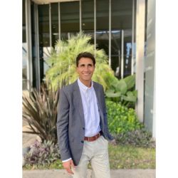 La Trayectoria de un Líder en el Deporte y los Negocios | Foto:CEDOC
