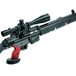 Semejarse a un tirador de élite es el deseo de muchos deportistas que practican tiro con fusil. Además de un buen entrenamiento, respiración y disciplina, hay que contar con equipamiento de alta gama (miras telescópicas, bípodes, etc.).