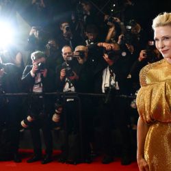 La actriz y productora australiana Cate Blanchett llega a la proyección de la película "Rumours" en la 77ª edición del Festival de Cannes en Cannes, sur de Francia. | Foto:CHRISTOPHE SIMON / AFP
