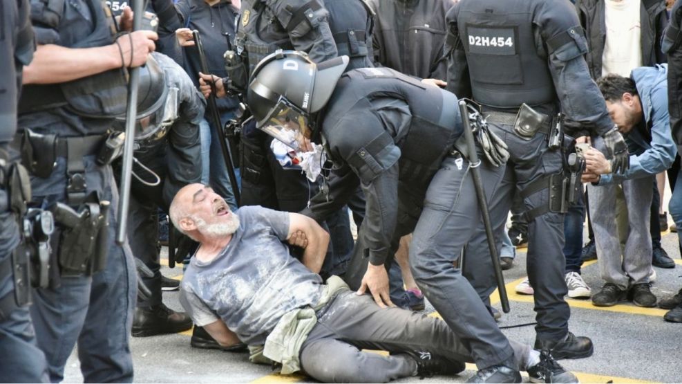 Protesta en Barcelona contra Louis Vuitton
