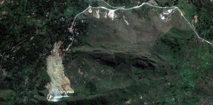 Vista después del deslizamiento de tierra en la aldea de Yambali. Foto de AFP