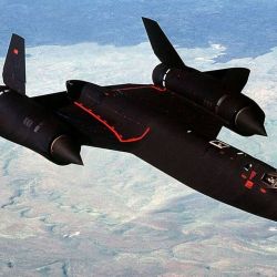 El famoso e icónico avión furtivo SR-71 Blackbird.