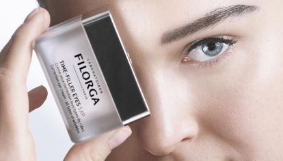 Time Filler 5XP Eyes de Filorga se posiciona como un producto innovador para el cuidado de la piel. Este nuevo tratamiento combate los signos del envejecimiento en el contorno de los ojos con resultados visibles que perduran en el tiempo.
