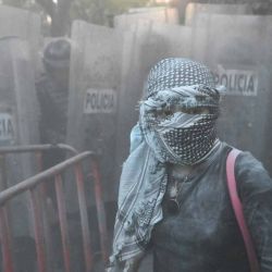 Los manifestantes participan en una manifestación pro palestina denominada "Acción Urgente por Rafah", celebrada frente a la embajada de Israel en Ciudad de México. Foto Pedro PARDO / AFP | Foto:AFP