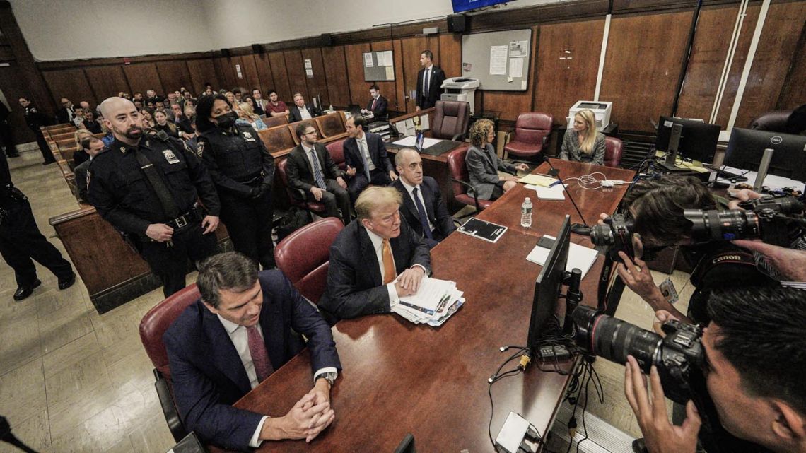 Los Miembros Del Jurado En El Juicio Contra Donald Trump Comenzaron A