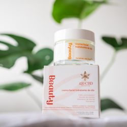 Lo que tenes que saber de los beneficios del CBD para la piel del rostro  | Foto:CEDOC