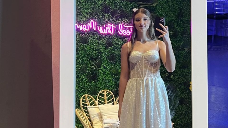 Allegra Cubero sorprendió con un espectacular vestido de 15 años