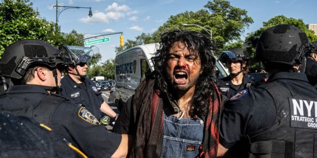 Manifestantes propalestinos protestaron contra Israel en el Museo de Brooklyn. Numerosos detenidos.