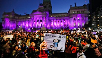 El 3 de junio de 2015 alrededor de 300 mil personas se reunieron frente al Congreso protagonizando la primera manifestación en contra de la violencia machista.