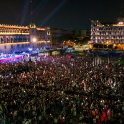 Vista aérea de los partidarios de la candidata presidencial de México por el partido Morena, Claudia Sheinbaum, tras los resultados de las elecciones generales en la Plaza Zócalo de la Ciudad de México. | Foto:MARIO VÁZQUEZ / AFP