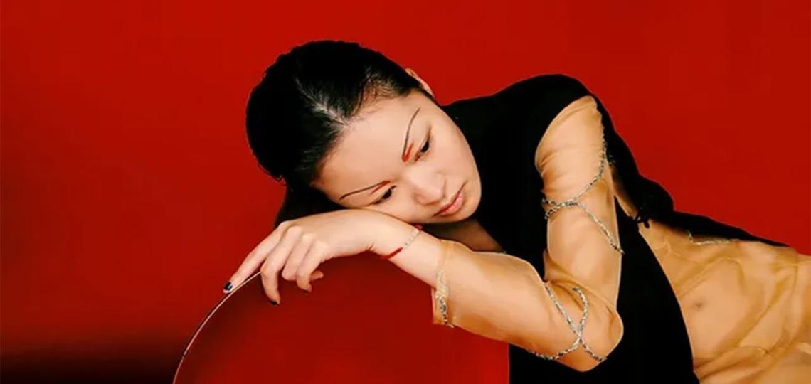 La colección 'The Vessel' de Jenny Xiao: un tributo a la herencia y la innovación en la moda