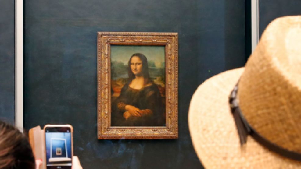 La Mona Lisa de Leonardo Da Vinci es la obra que más visitas recibe en la Sala de los Estados del Museo de Louvre.