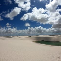 Lençóis Maranhenses, un paraíso de dunas blancas y verano eterno en Brasil.