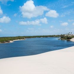 Lençóis Maranhenses, un paraíso de dunas blancas y verano eterno en Brasil.