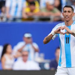 Angel Di Maria de Argentina celebra después de anotar un gol contra Ecuador en la primera mitad durante un partido amistoso internacional en el Soldier Field en Chicago, Illinois. | Foto:Patrick McDermott / GETTY IMAGES NORTEAMÉRICA / Getty Images vía AFP