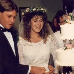 Terri celebró su 32.º aniversario de bodas compartiendo un conmovedor homenaje a su difunto esposo.