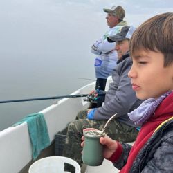 Ni el viento ni la niebla pudieron impedir que concretemos una muy buena faena en esta imponente masa de agua del partido de Trenque Lauquen.