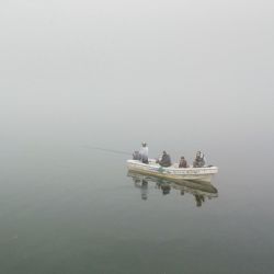 Ni el viento ni la niebla pudieron impedir que concretemos una muy buena faena en esta imponente masa de agua del partido de Trenque Lauquen.