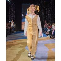 “Palo Azul: Marcando un Camino en el Mundo de la Moda Sostenible"