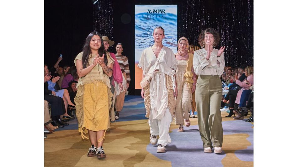 “Palo Azul: Marcando un Camino en el Mundo de la Moda Sostenible"