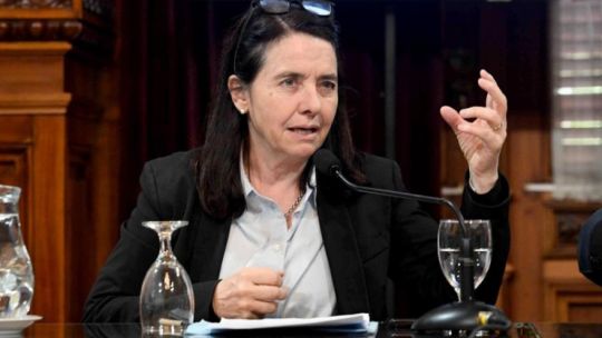 La cordobesa Carmen Álvarez Rivero, entre los cinco senadores que rechazaron la expulsión de Kueider