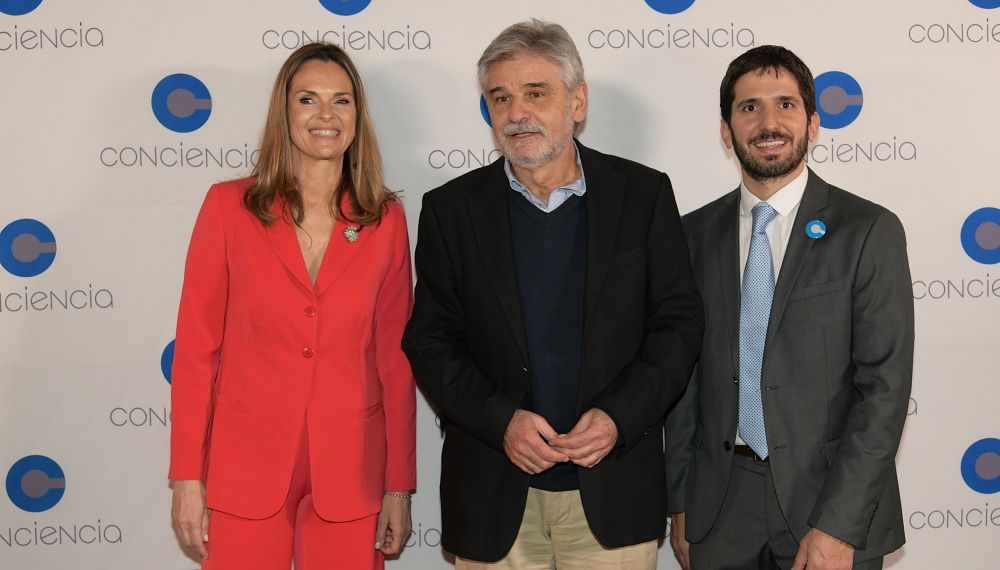 Conciencia 2024. Daniel Filmus con Silvana Vives y Juan M.Fernández Alves, titulares de Conciencia.