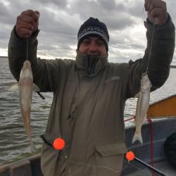 En la laguna los controles son rigurosos, cada pescador debe contar con chalecos salvavidas y respetar el cupo de 25 piezas por aficionado.