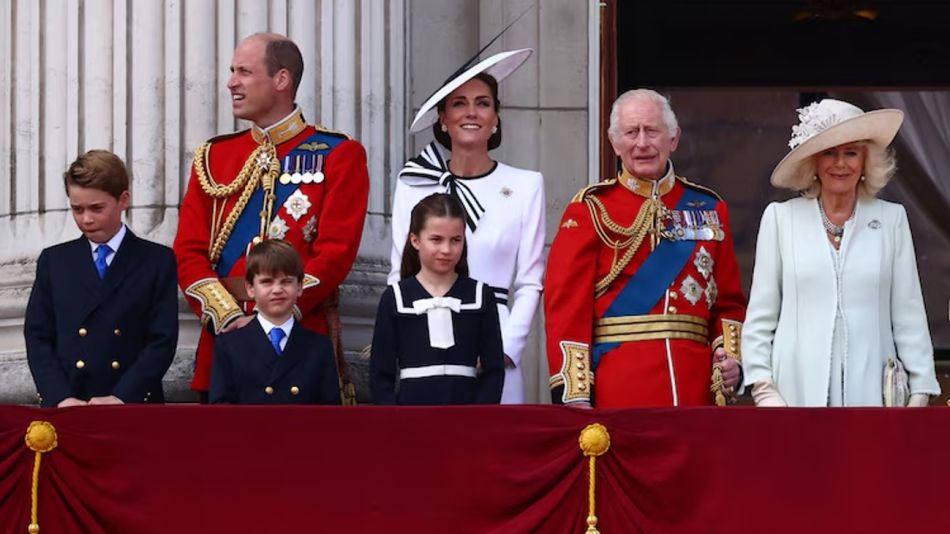 Kate Middleton junto a la familia real