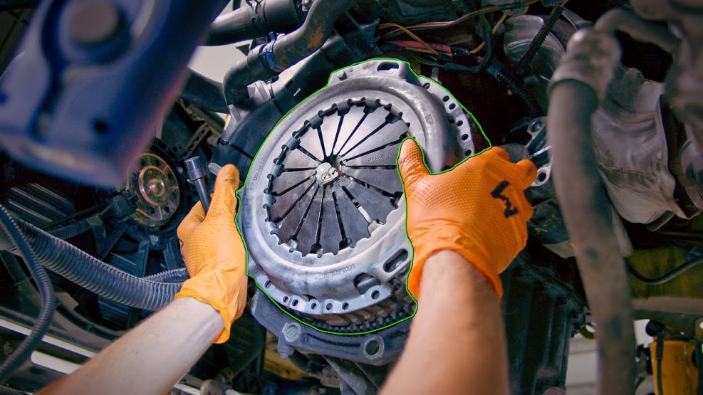 Hay cuatro errores que se cometen sobre todo durante el manejo en la ciudad que desgastan el embrague del vehículo.