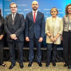Avianca presentó en Buenos Aires la nueva ruta a Medellín. Participaron autoridades nacionales y colombianas durante el lanzamiento.