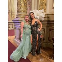 Maine Bastita esplendida en la gala de CARAS TV en el COLON